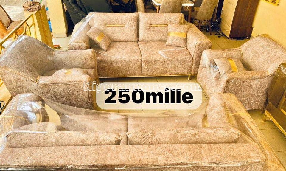 Salon de bonne qualité 4 pièces | Niger annonce