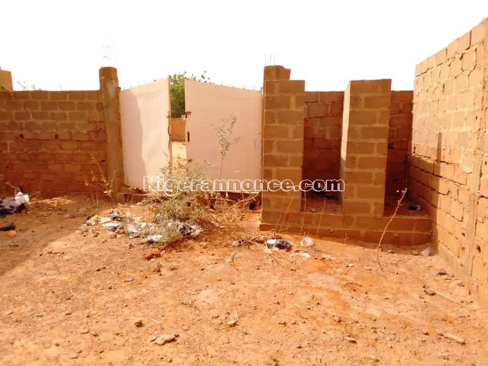 maison inachevé à vendre au quartier kobontafa  300m² | Niger annonce