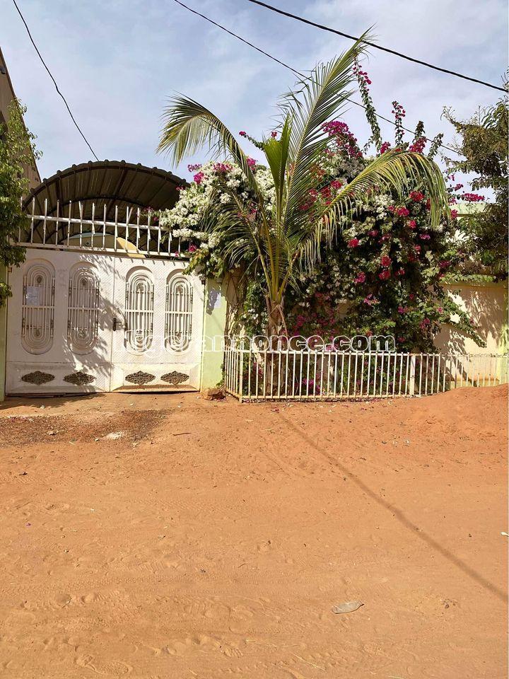 Maison à louer 3 chambres salons | Niger annonce