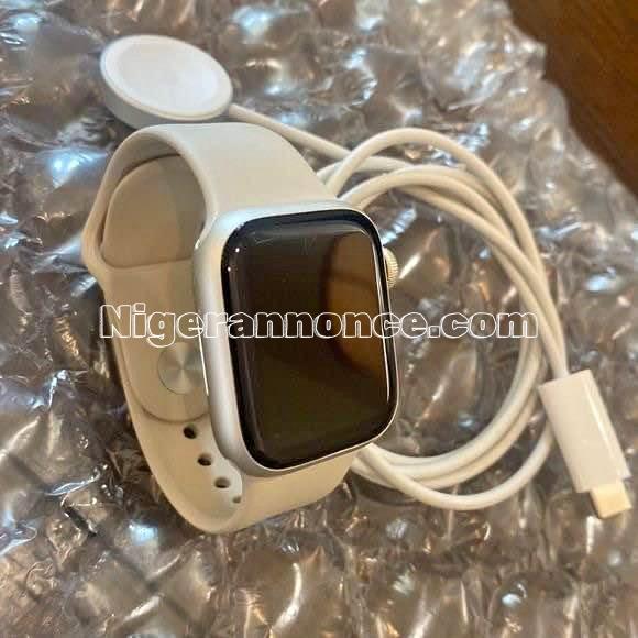 Apple Watch série 7,45mm très propre batterie 91 | Niger annonce